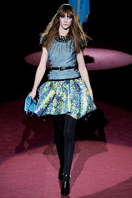 Couture Carrie: Glamorous Gams